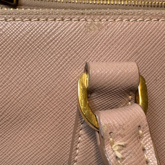 ❤️Prada Galleria Saffiano Leather Bag 2 way  Sacthel❤️ - Picture 14 of 16